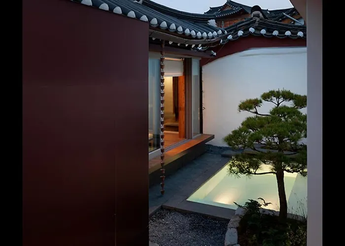 Korea Premium Hanok With Private Jacuzzi In Bukchon Village Near Gyeongbokgung, Gwanghwamun, Jongno, Oda ve Kahvaltı