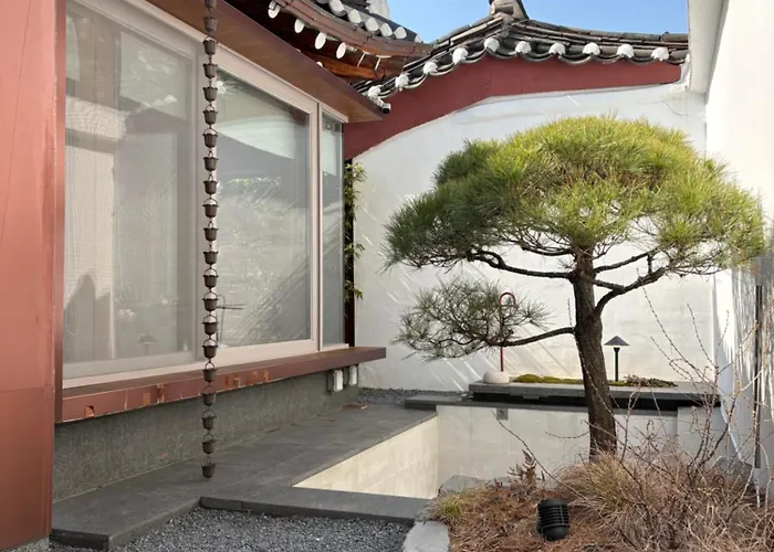 Korea Premium Hanok With Private Jacuzzi In Bukchon Village Near Gyeongbokgung, Gwanghwamun, Jongno, *