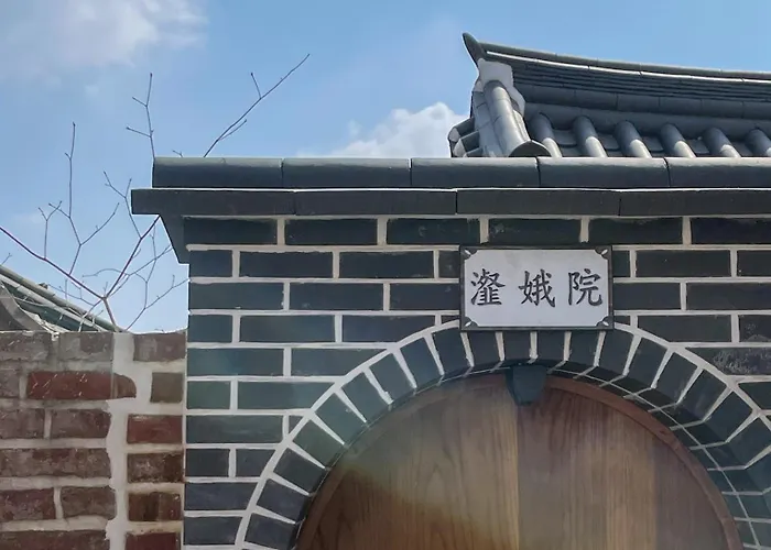 Korea Premium Hanok With Private Jacuzzi In Bukchon Village Near Gyeongbokgung, Gwanghwamun, Jongno, *