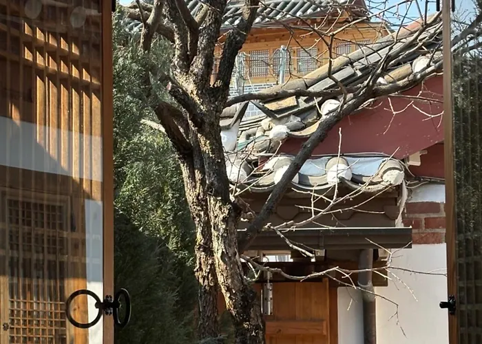 Korea Premium Hanok With Private Jacuzzi In Bukchon Village Near Gyeongbokgung, Gwanghwamun, Jongno, * 서울특별시