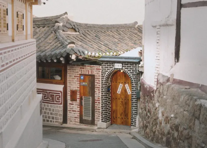 Korea Premium Hanok With Private Jacuzzi In Bukchon Village Near Gyeongbokgung, Gwanghwamun, Jongno, * 서울특별시
