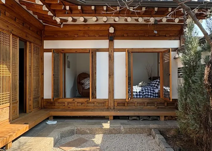 Korea Premium Hanok With Private Jacuzzi In Bukchon Village Near Gyeongbokgung, Gwanghwamun, Jongno, * 서울특별시