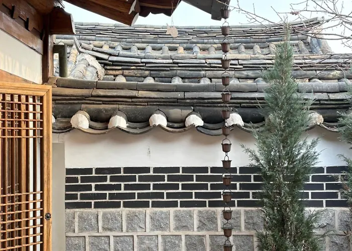 Korea Premium Hanok With Private Jacuzzi In Bukchon Village Near Gyeongbokgung, Gwanghwamun, Jongno, B&B 서울특별시