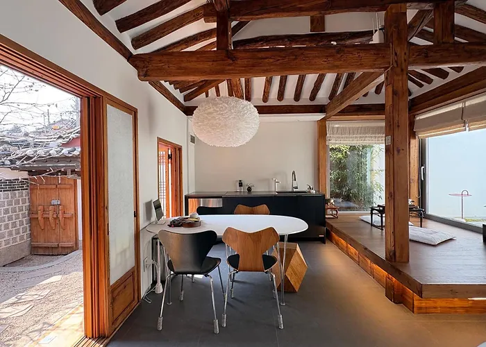 B&B Korea Premium Hanok With Private Jacuzzi In Bukchon Village Near Gyeongbokgung, Gwanghwamun, Jongno, *