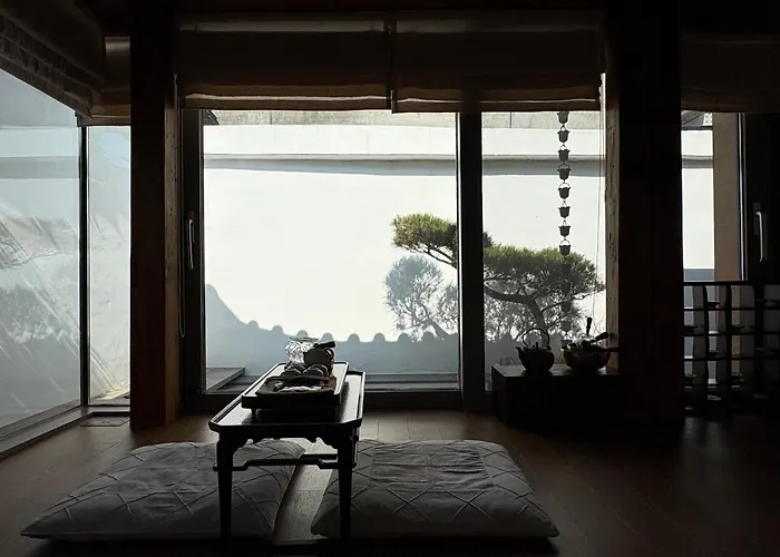 Korea Premium Hanok With Private Jacuzzi In Bukchon Village Near Gyeongbokgung, Gwanghwamun, Jongno, *