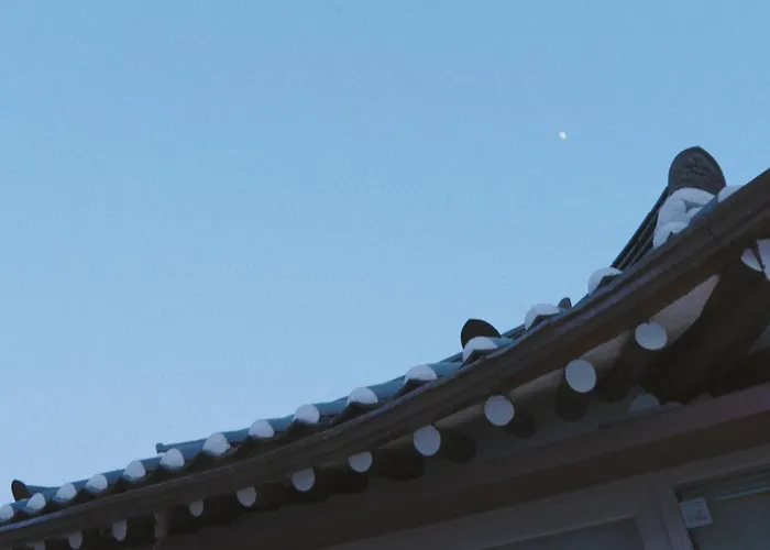 Korea Premium Hanok With Private Jacuzzi In Bukchon Village Near Gyeongbokgung, Gwanghwamun, Jongno,