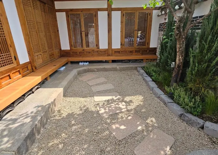 Oda ve Kahvaltı Korea Premium Hanok With Private Jacuzzi In Bukchon Village Near Gyeongbokgung, Gwanghwamun, Jongno, *