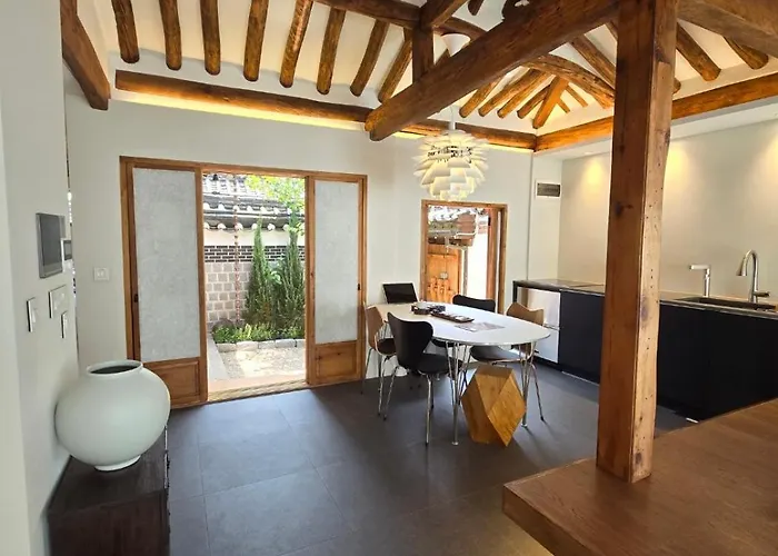Korea Premium Hanok With Private Jacuzzi In Bukchon Village Near Gyeongbokgung, Gwanghwamun, Jongno, *