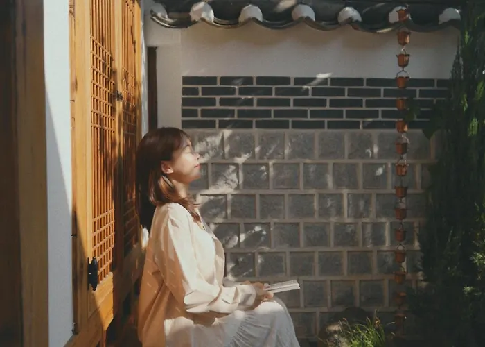 Korea Premium Hanok With Private Jacuzzi In Bukchon Village Near Gyeongbokgung, Gwanghwamun, Jongno, B&B *