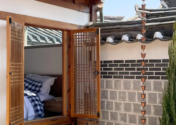 Korea Premium Hanok With Private Jacuzzi In Bukchon Village Near Gyeongbokgung, Gwanghwamun, Jongno, Oda ve Kahvaltı