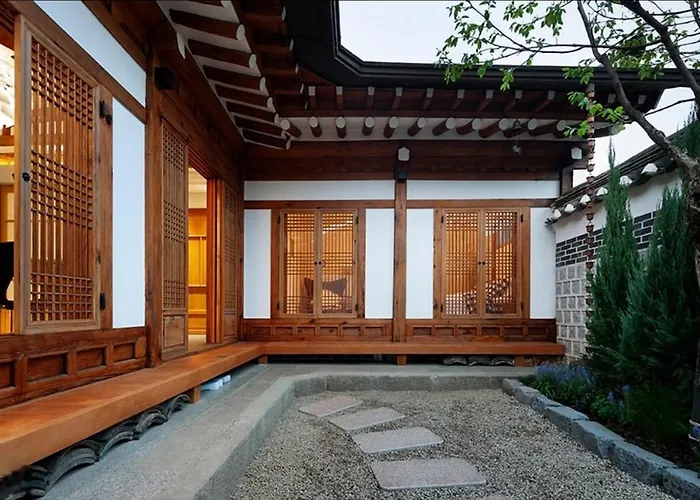 Bed and breakfast Korea Premium Hanok With Private Jacuzzi In Bukchon Village Near Gyeongbokgung, Gwanghwamun, Jongno,