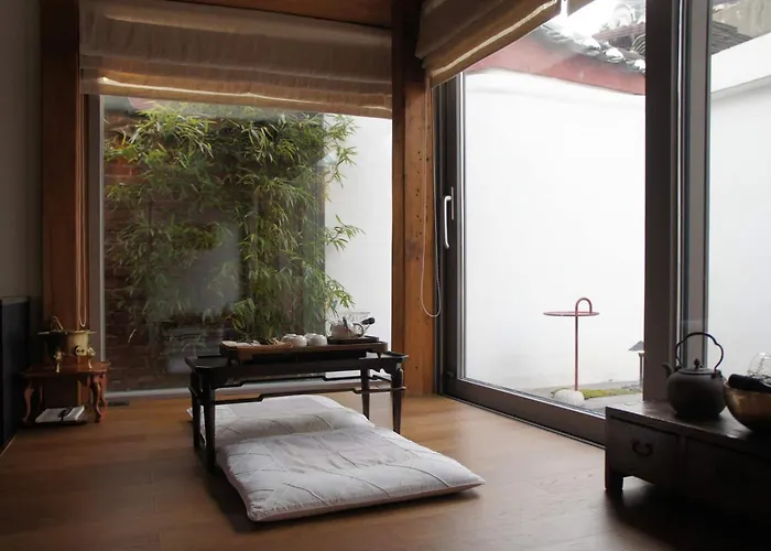 Korea Premium Hanok With Private Jacuzzi In Bukchon Village Near Gyeongbokgung, Gwanghwamun, Jongno, Seúl