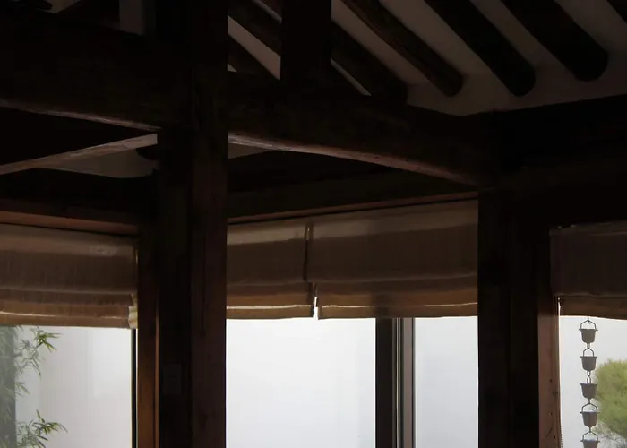Korea Premium Hanok With Private Jacuzzi In Bukchon Village Near Gyeongbokgung, Gwanghwamun, Jongno, * Seúl