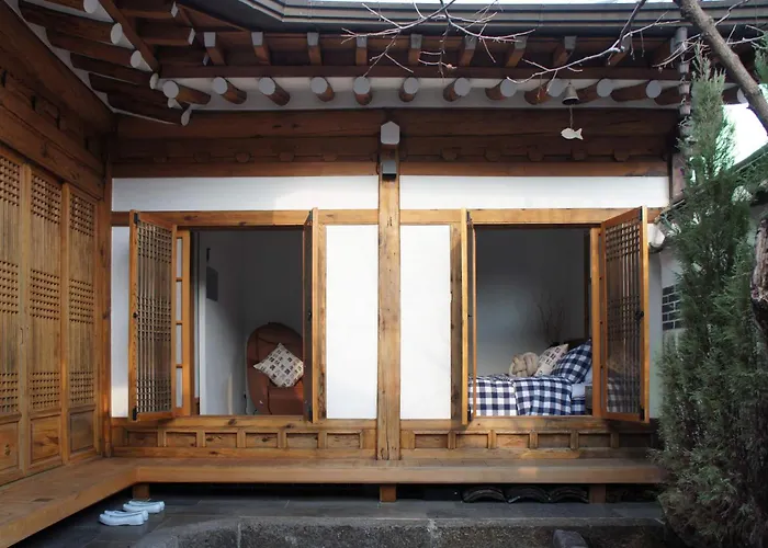 Korea Premium Hanok With Private Jacuzzi In Bukchon Village Near Gyeongbokgung, Gwanghwamun, Jongno, *