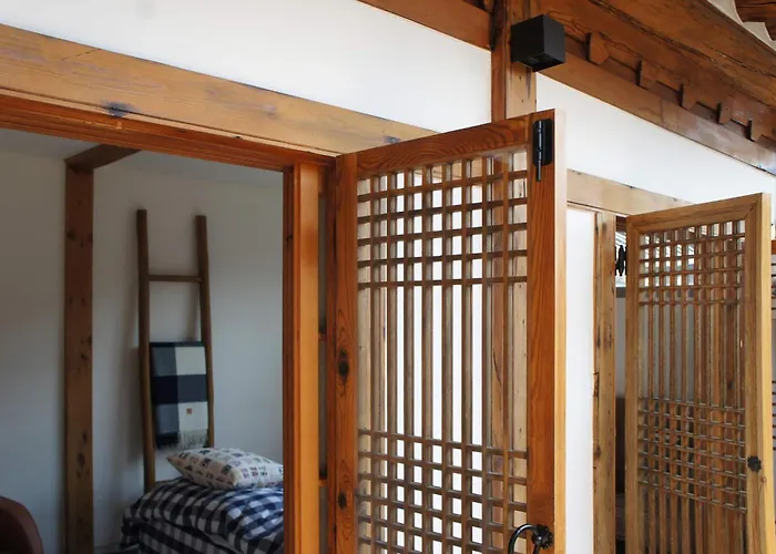 Bed and breakfast Korea Premium Hanok With Private Jacuzzi In Bukchon Village Near Gyeongbokgung, Gwanghwamun, Jongno, Seúl