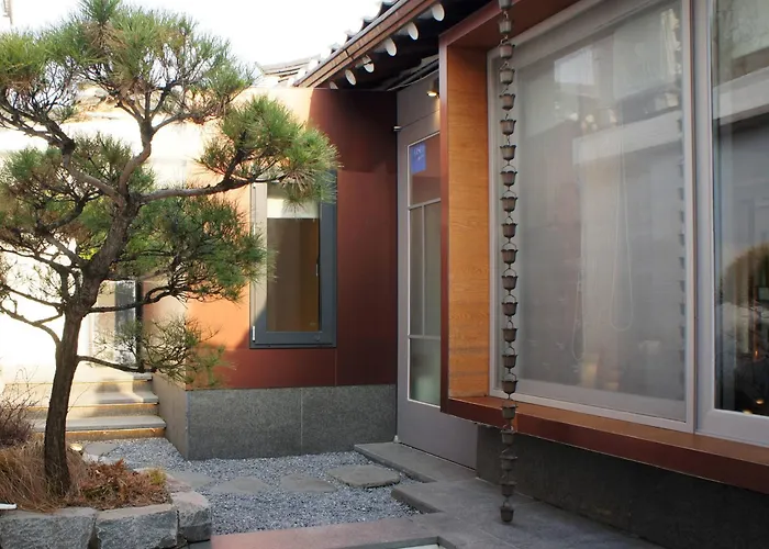 Korea Premium Hanok With Private Jacuzzi In Bukchon Village Near Gyeongbokgung, Gwanghwamun, Jongno,