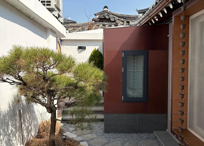 Korea Premium Hanok With Private Jacuzzi In Bukchon Village Near Gyeongbokgung, Gwanghwamun, Jongno, *